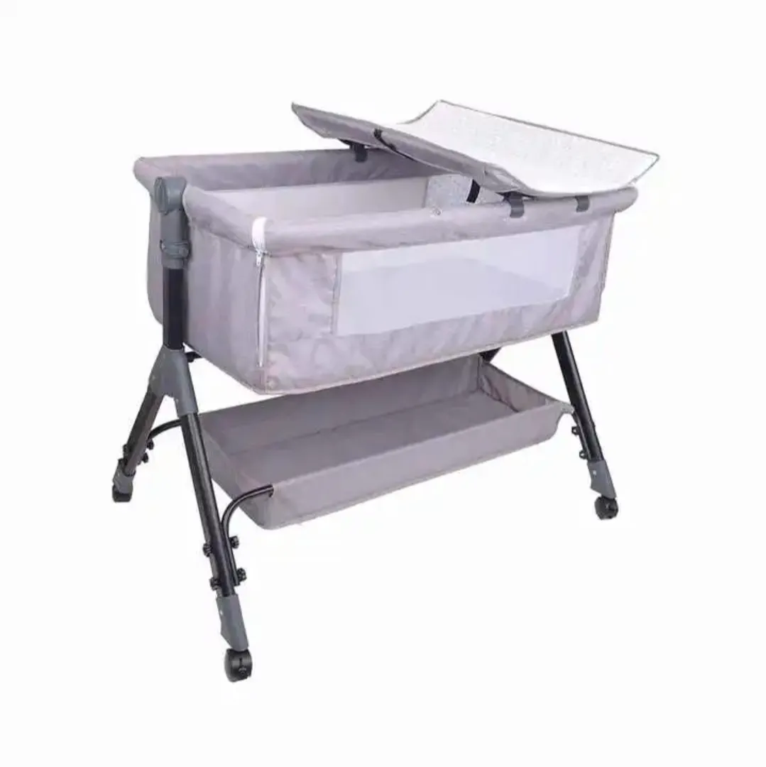 تخت کنار مادر متحرک ۲